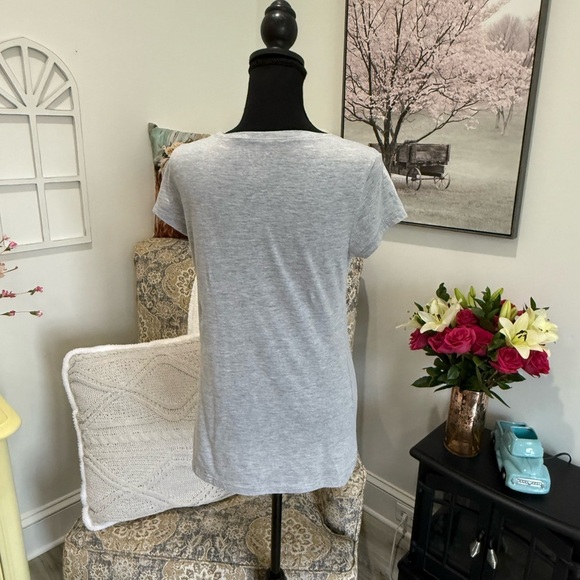 Wound Up Gray Fitted Short Sleeve Tee - Picture 4 of 6